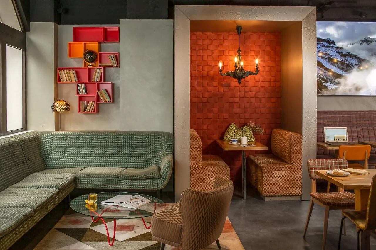 ميركيور غار مونبارناس 4*
